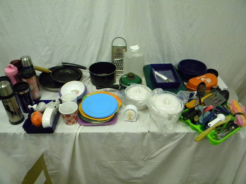 lot 418 image: Kitchenware Lot