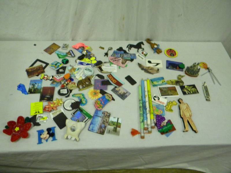 lot 432 image: Magnet and Keychain Lot