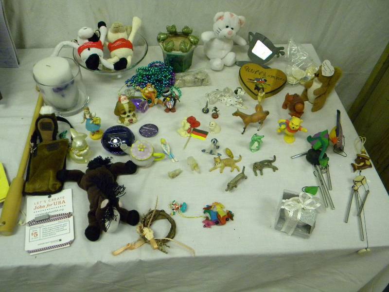 lot 436 image: Mini Figurines and Collectibles