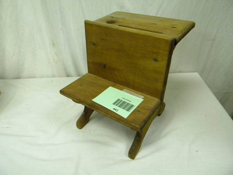 lot 441 image: Small Wooden Doll Desk