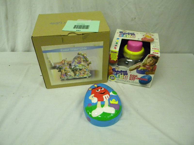 lot 442 image: Easter Lot