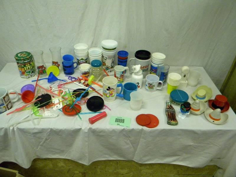 lot 444 image: Plasticware Lot
