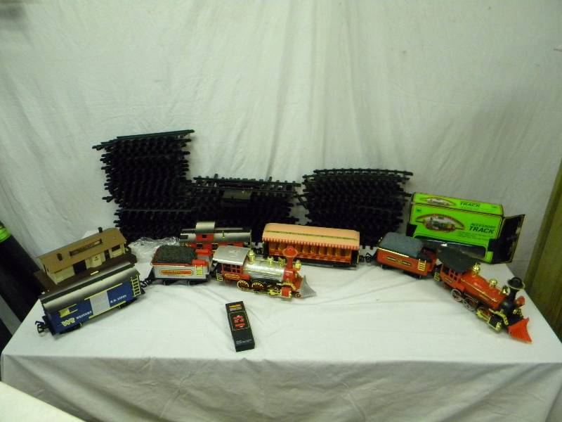 lot 454 image: Remote Controlled Collectable Trains and Track Lot