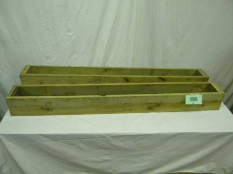 lot 460 image: planter Boxes
