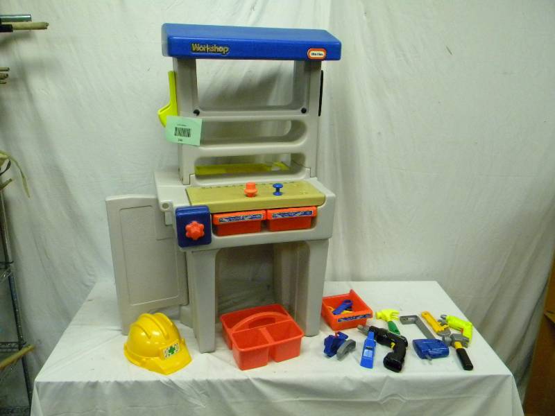 lot 266 image: Little Tikes Workshop