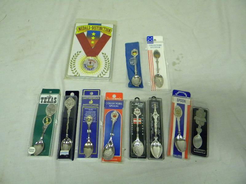 lot 474 image: Collectible Spoons