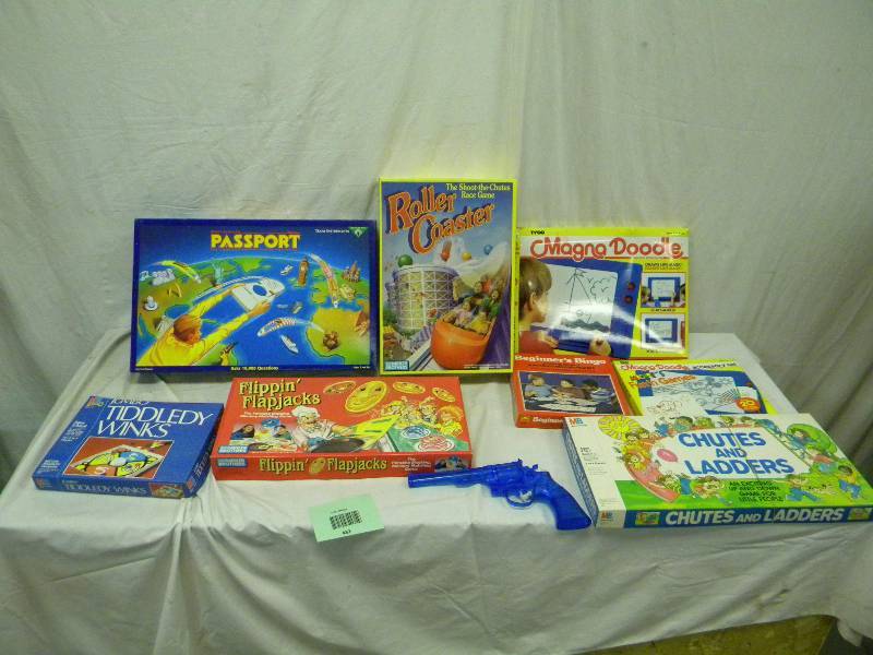 lot 482 image: Game Lot