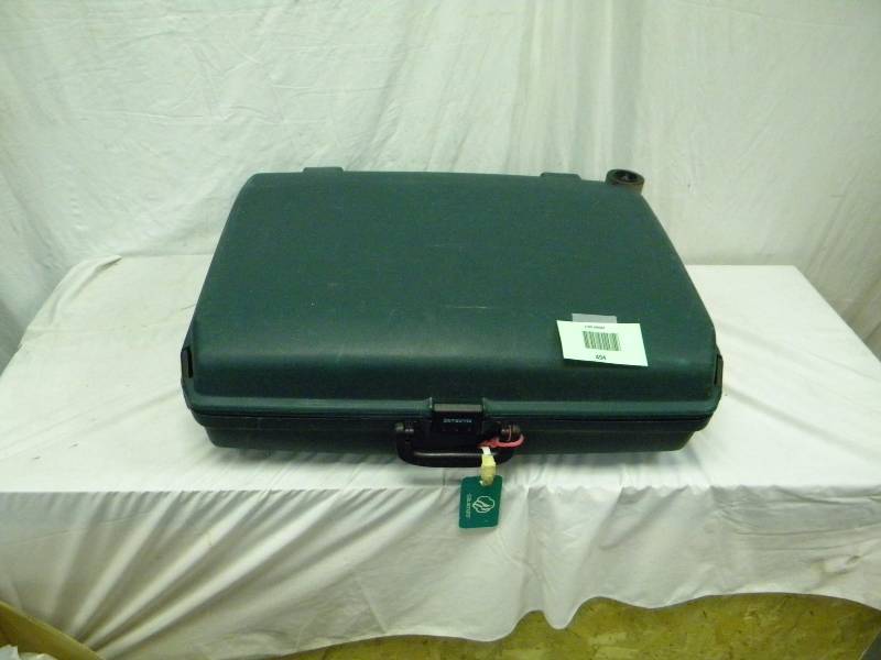 lot 494 image: Samsonite Luggage Lot