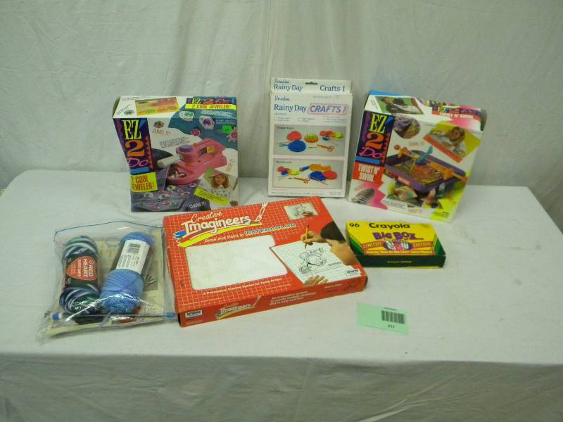 lot 317 image: Arts and Crafts Lot