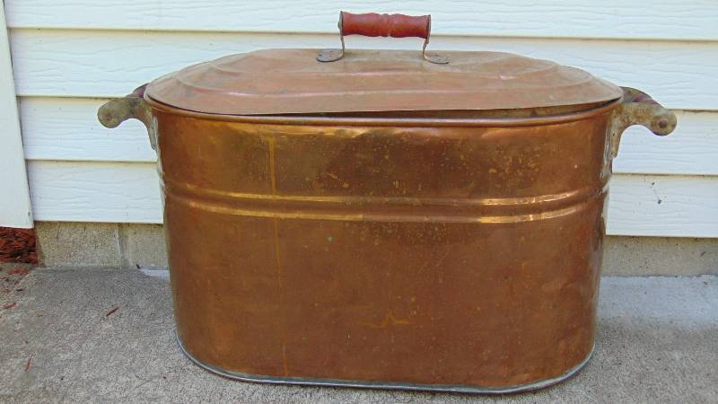 Copper Pot w Lid
