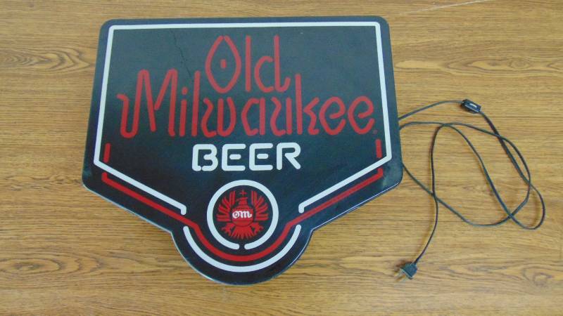 Old Milwaukee Lighted Beer Sign