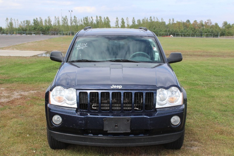 2005 Jeep Grand Cherokee Laredo - One Owner -