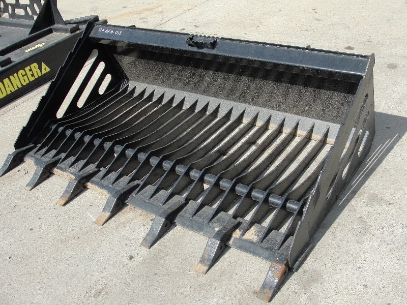 New Heavy Duty Universal Quick Attach  72 Rock Tooth Bucket