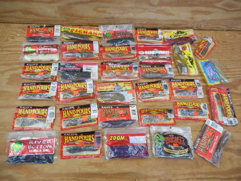 lot 82 image: Large Lot Of Plastic Baits ...