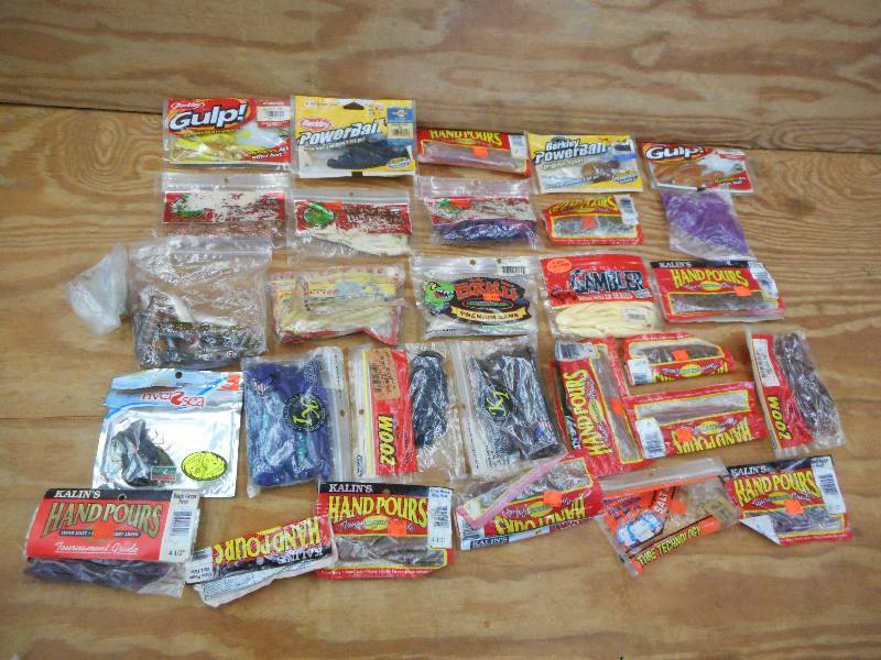 lot 83 image: Large Lot Of Plastic Baits ...