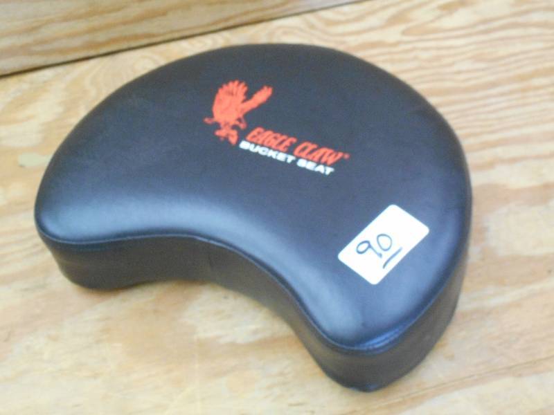 lot 90 image: Eagle Claw Padded Bucket Seat ...
