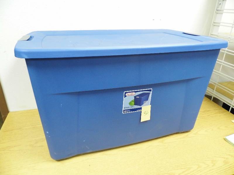 Sterilite Tote