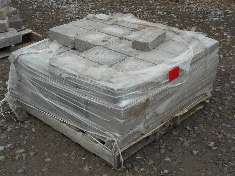 (2) Pallets Of Anchor Tumbled Patio...