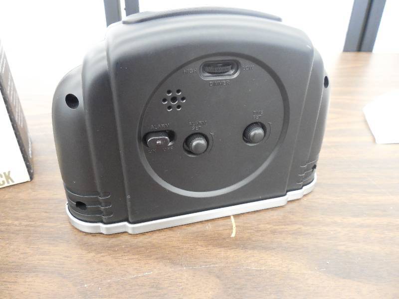 lot 40 image: Crosley Bakelite Alarm Clock - Silver