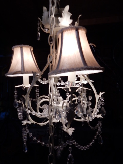 lot 23 image: Chandelier with 3 shadeslights and lots of crystals.. Small side lamp.. no shade