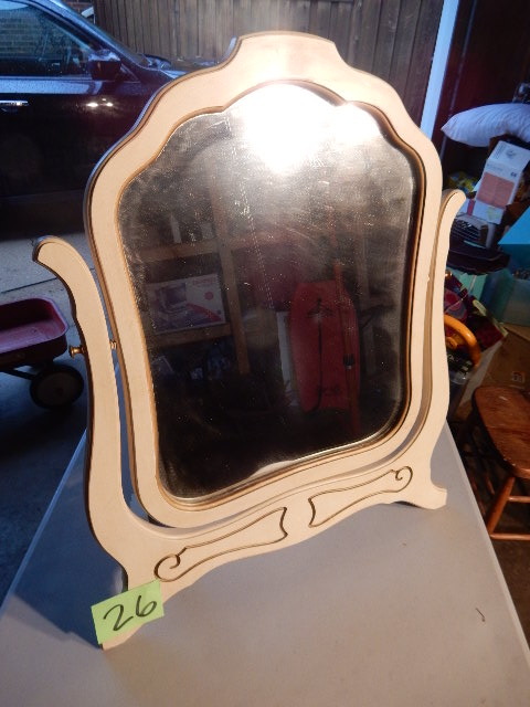lot 26 image: Nice Free standing table top mirror.. Light wood framebase.. Folds