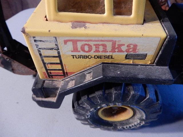 lot 33 image: TONKA, TURBO DIESEL, Digger
