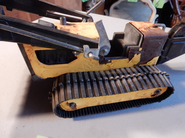 lot 34 image: TONKA, Caterpillar, Scoop, Backhoe..