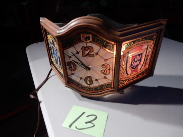lot 13 image: OLD STYLE lighted beer Clock
