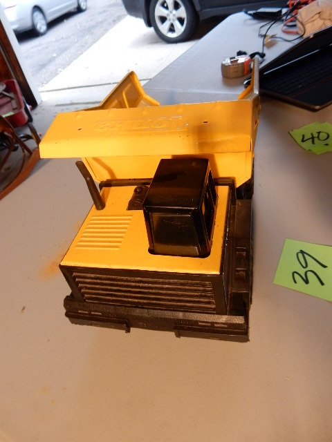 lot 39 image: TONKA, Dump Truck.. Plastic undercarriage, Metal Box cab