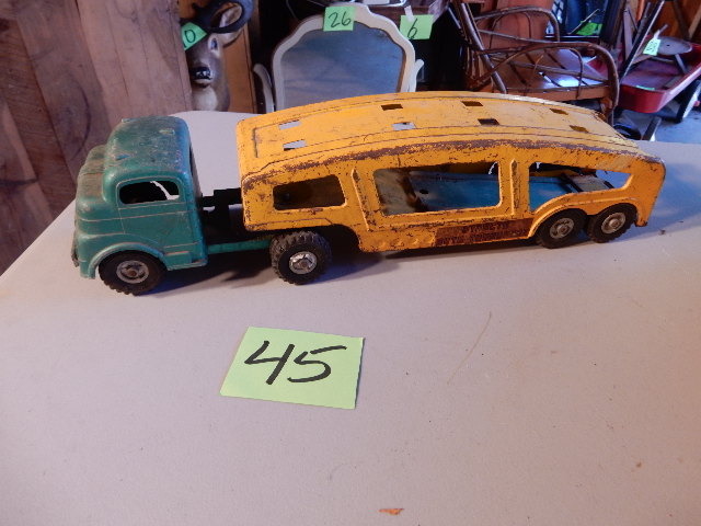 lot 45 image: Structo Auto Transport, from the 50s.. All metal