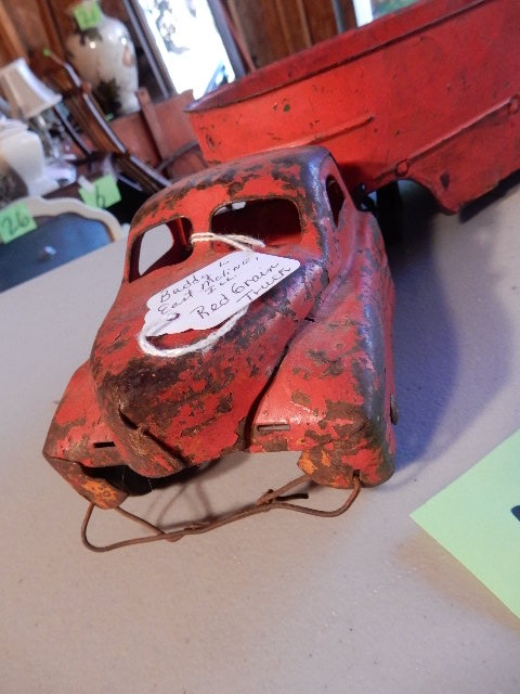 lot 48 image: Buddy L.. East Moline Ill. Red Grain Truck. All  metal