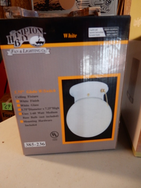 lot 101 image: 4, Misc. light fixtures