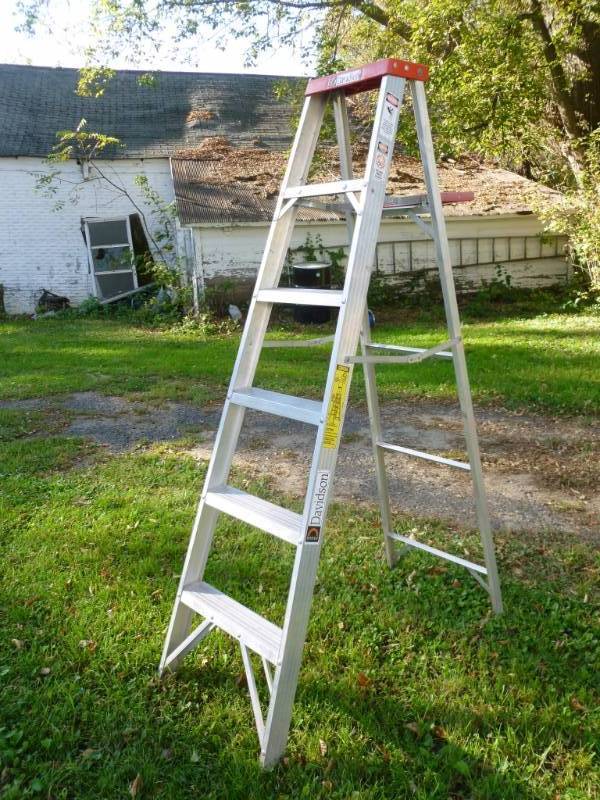 Aluminum Step Ladder
