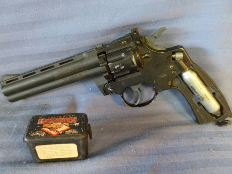 Crosman CO2 Pistol