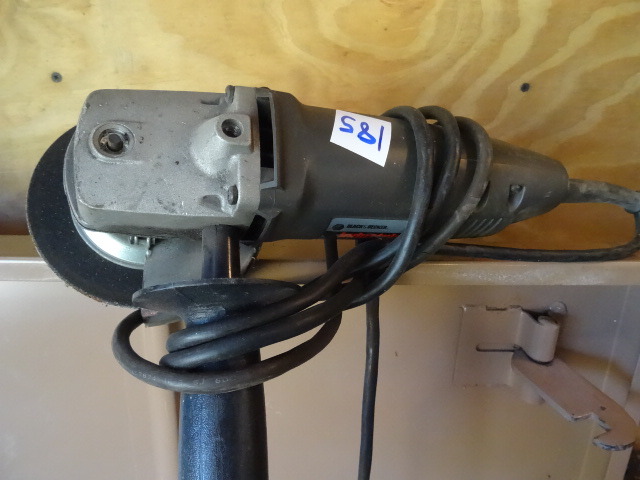 Black and Decker 4 12 Grinder