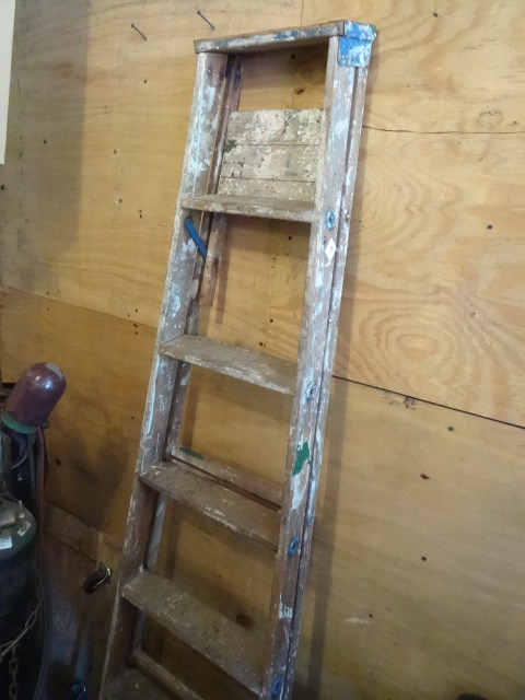 6 Wood Step Ladder