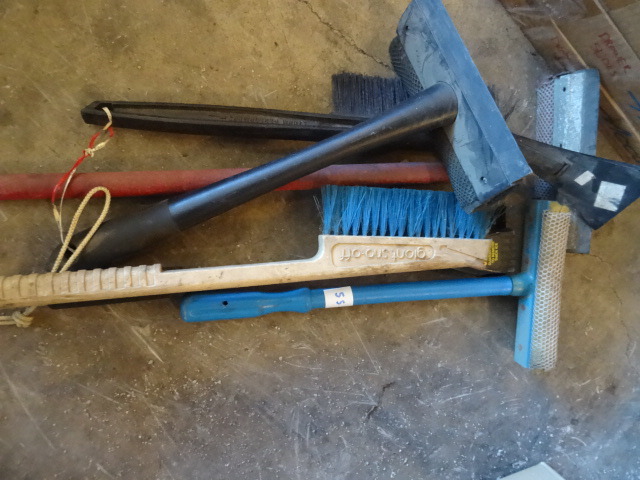 Misc Car Window Scrapers & Squeegees