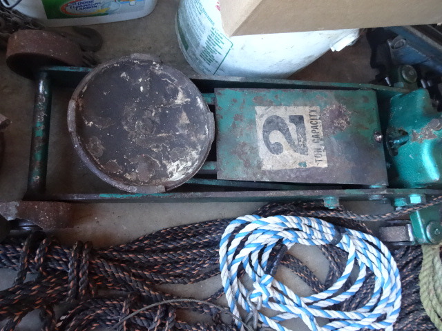 2 Ton Capacity Floor Jack