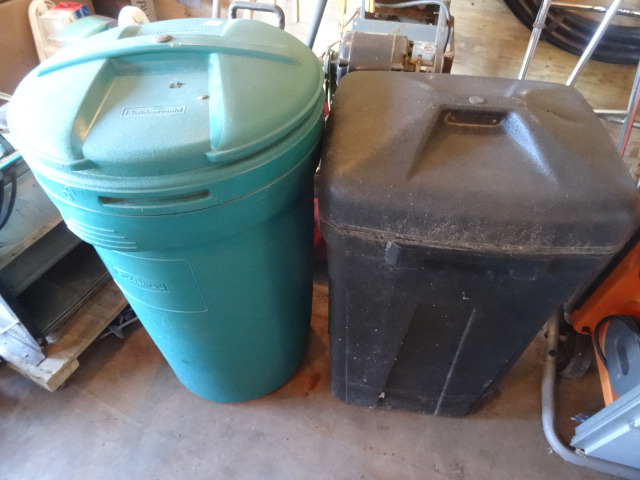 2 Garbage Cans on Wheels
