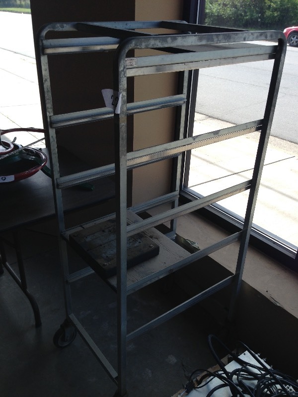 Rolling bakery style rack