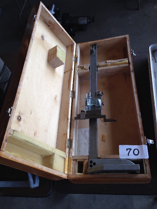 Lab height gauge
