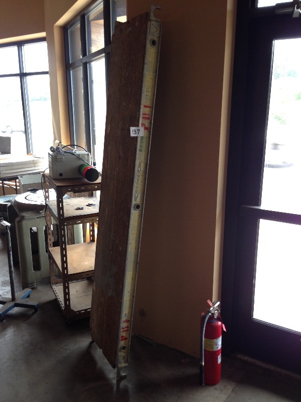 1 aluminum and wood scaffolding plank