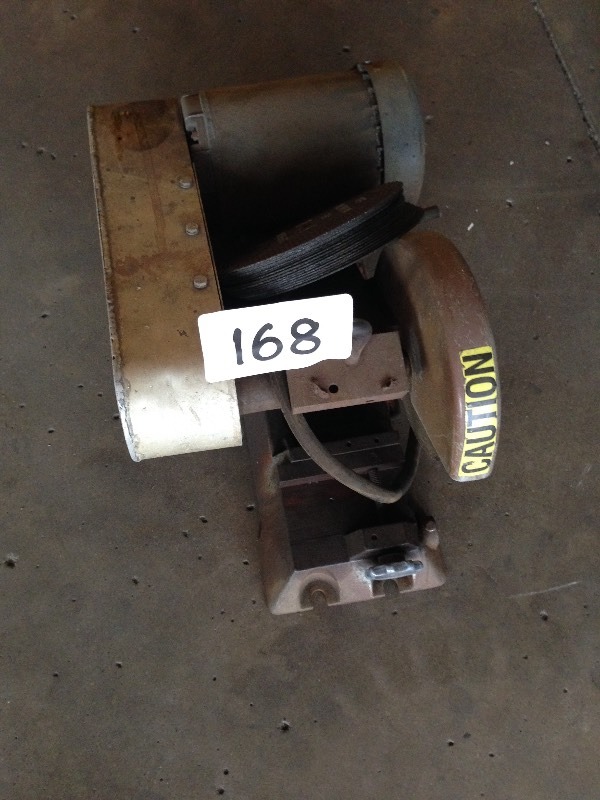 Metal cutoff saw