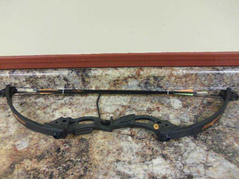 lot 50 image: High Five Bow Package