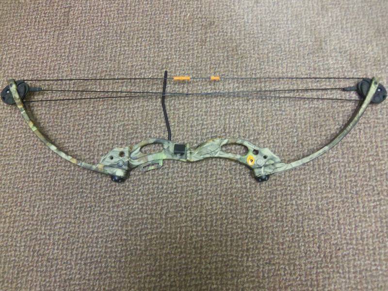 lot 54 image: High Five Bow Camo