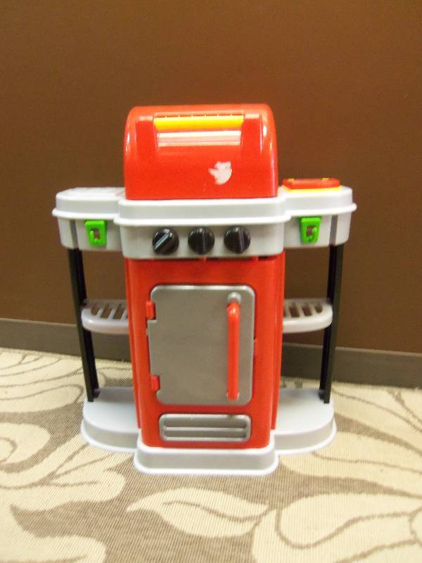 lot 60 image: Kids Red Playset