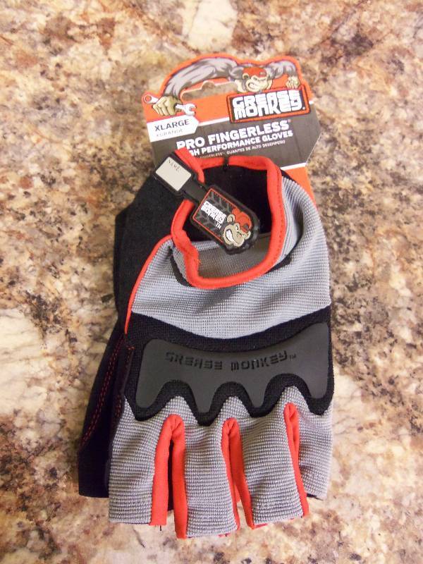 lot 82 image: Grease Monkey Fingerless Gloves