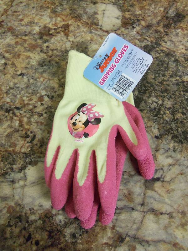 lot 85 image: Disney Minnie Mouse Gripping Gloves