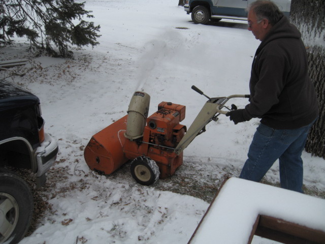 8 HP 26 inch cut Snowblower