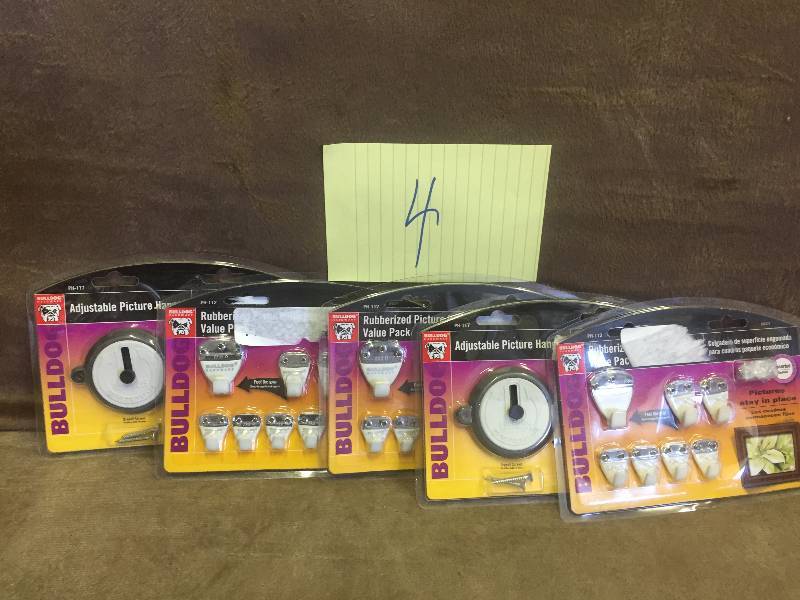 lot 4 image: Lot of Bulldog Wall Hanger Value Packs